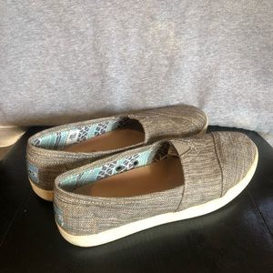 Toms shoes